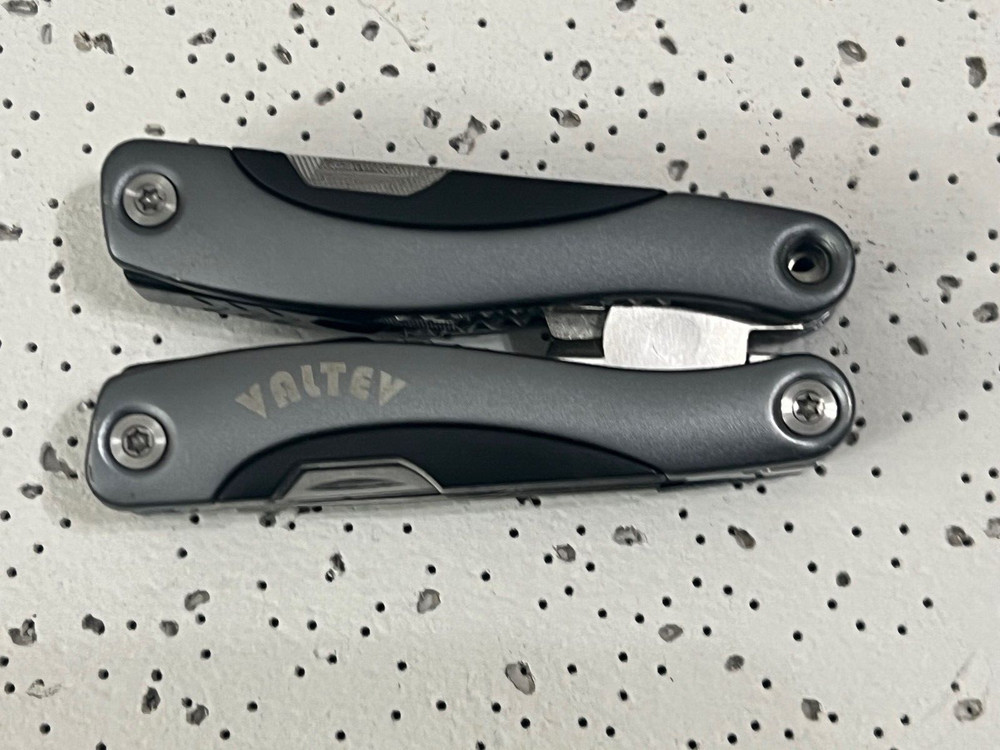 Valtev Stainless Steel Multi-Too with 12 Function Pilers Grey W/Sheath-