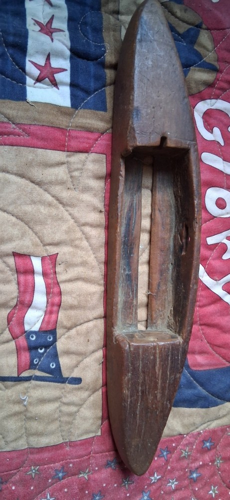 2 vintage weaving loom shuttles