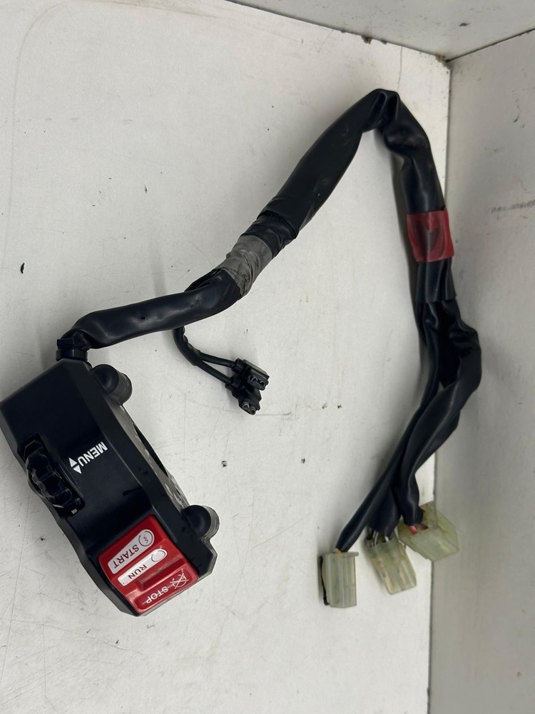 Yamaha MT125 Right Side Switch Gear 21 - 26