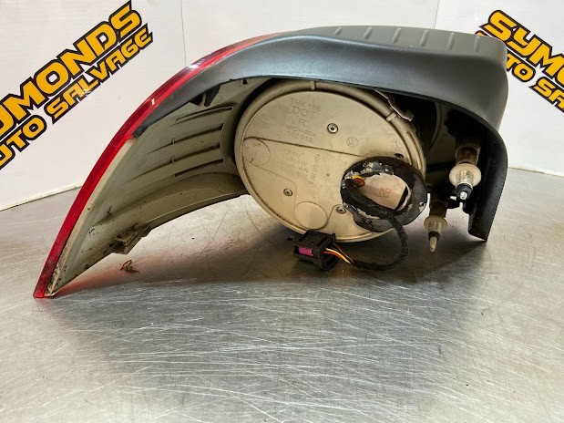 2006 VW EOS DRIVERS SIDE OFF SIDE O/S REAR LIGHT REF: BL44