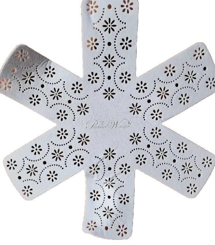 Pioneer Woman 5 Piece Set ~ Nylon Spoon ~ Slotted Turner ~ 3-Felt Protectors (2)