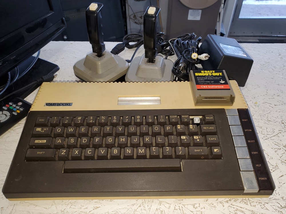 Atari 800XL Tested/Working View Pics