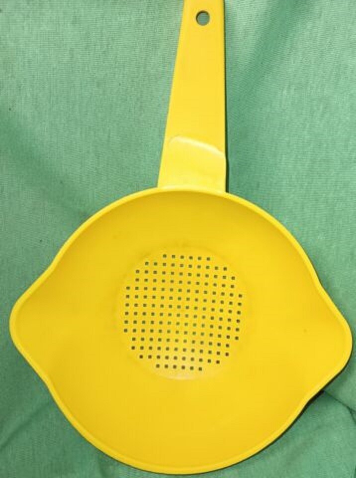 Tupperware 1 QUART COLANDER - various