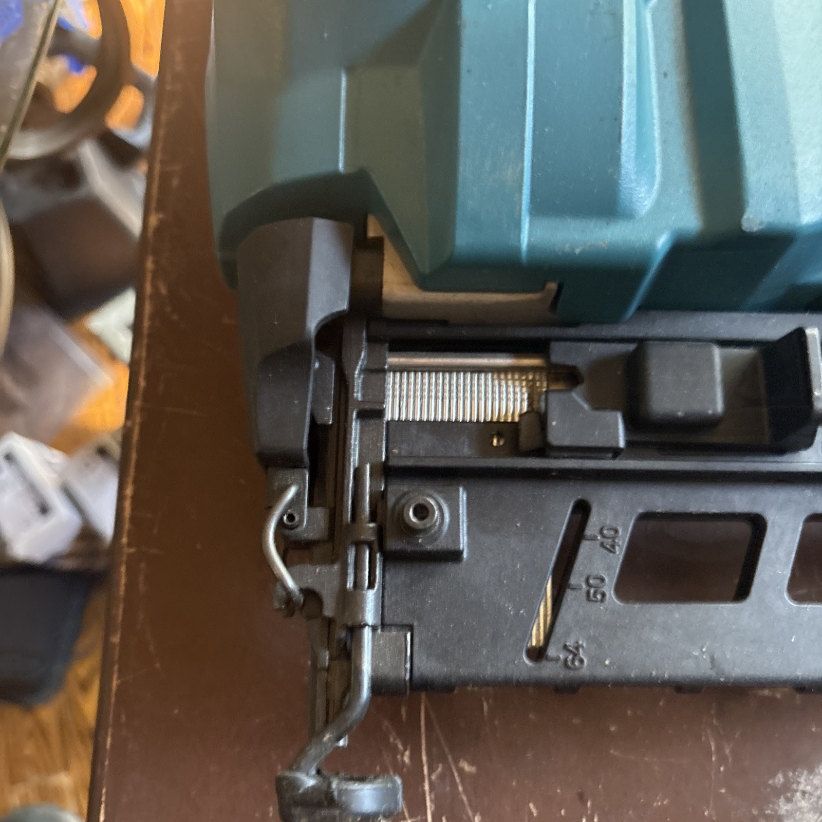 Makita XNB02Z 18V LXT 16-Gauge Cordless 2-1/2 in. Straight Finish Nailer