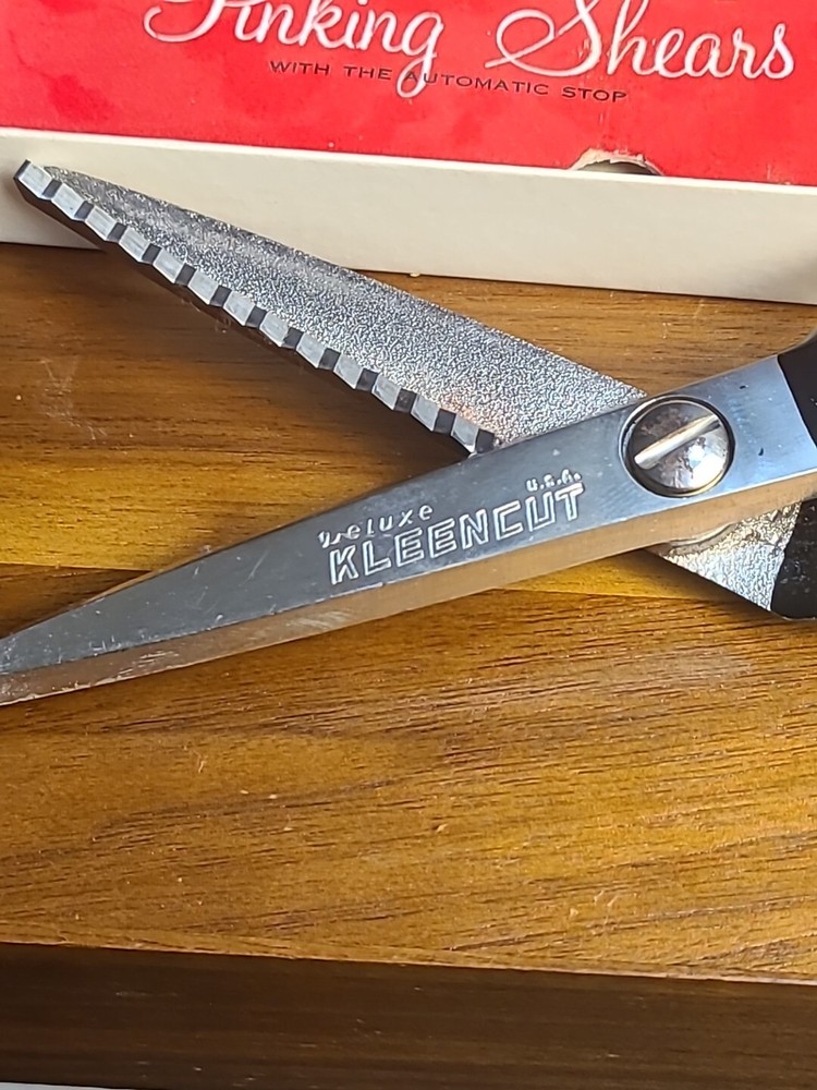 Vintage 1970s Kleencut Pinking Shears Scissors.