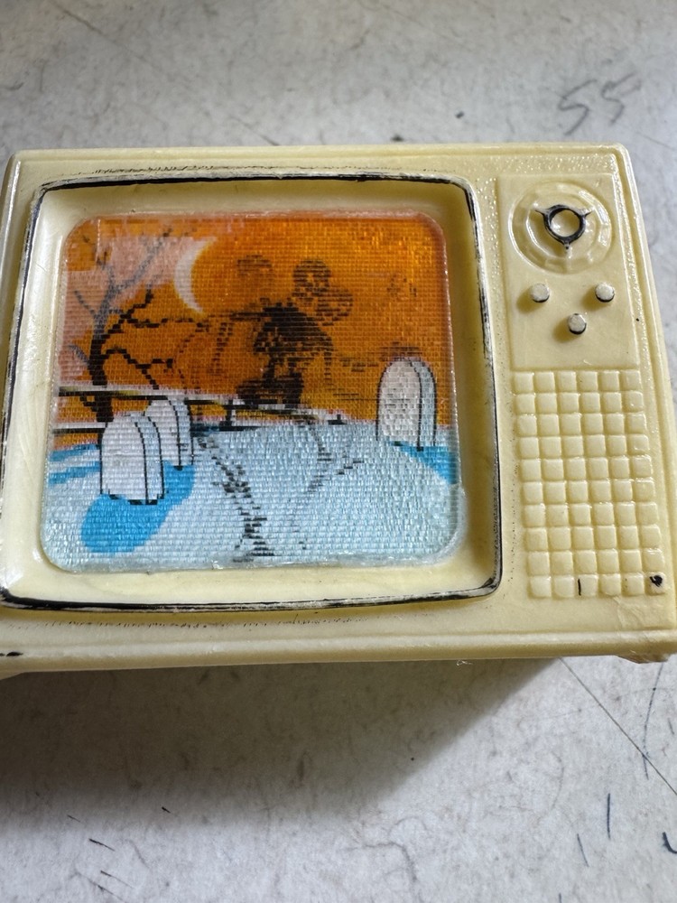 Extremely Rare Wiggle Tv Pencil Sharpener Case Only Graveyard Dancing Skeleton