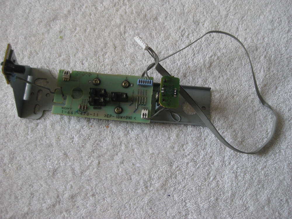 SENSOR PCB BOARD FOR A  SONY CDP-CX270 CD CHANGER   OEM PART