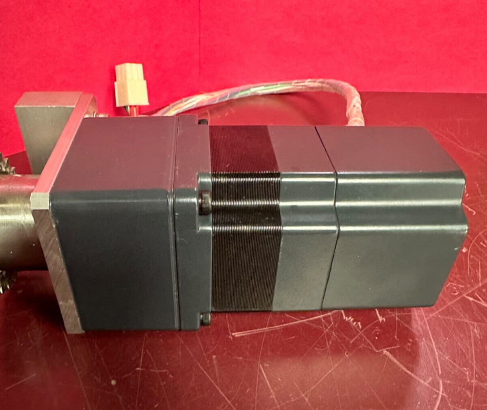 AS IS UNTESTED Vexta A4595-9215KPGM 5-Phase 0.1° Step/Stepping DC Motor