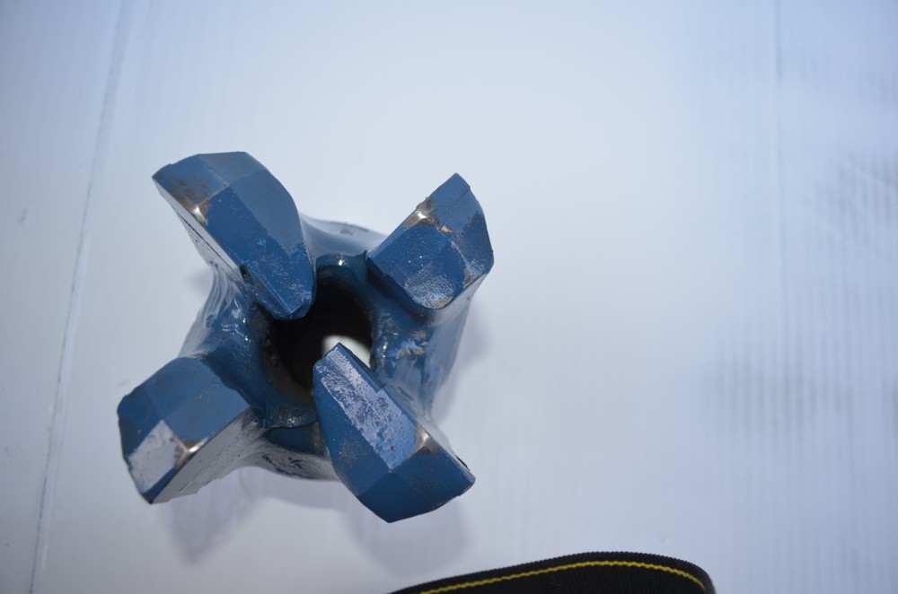 4-3/4 inch Chevron Drag Bit 4 Wing Reg API Thread