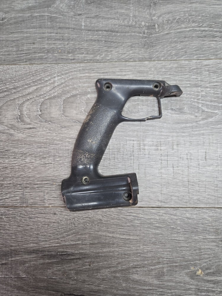 Skilsaw HD77 Right Side Plastic Hand Handle Grip