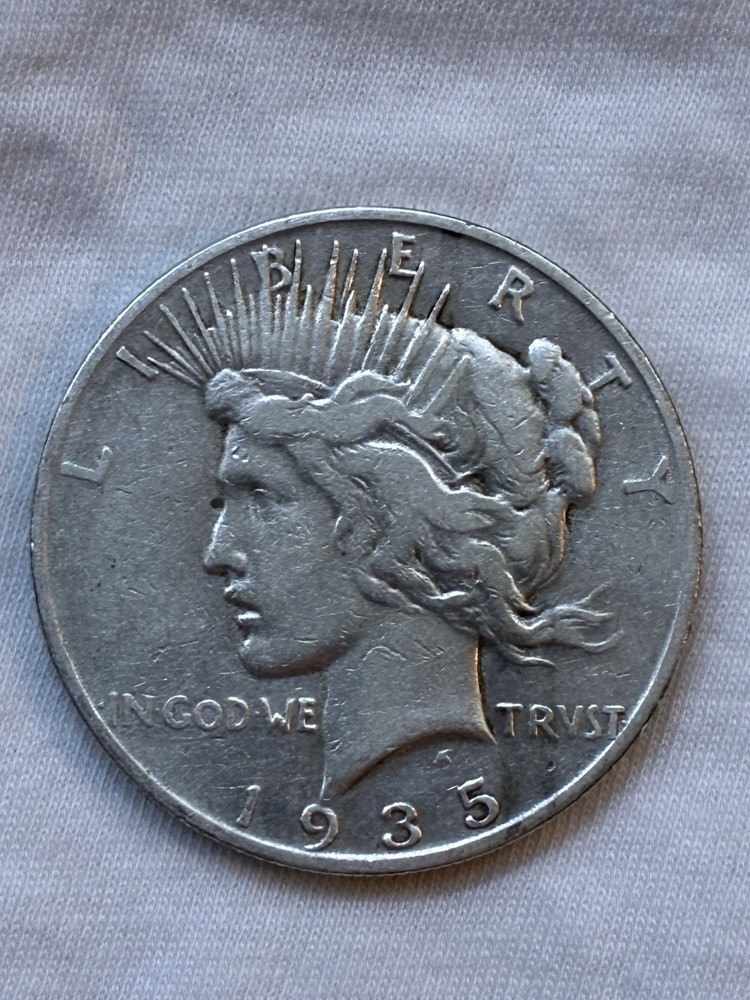 1935 S CIRCULATED 90% Silver Peace Dollar