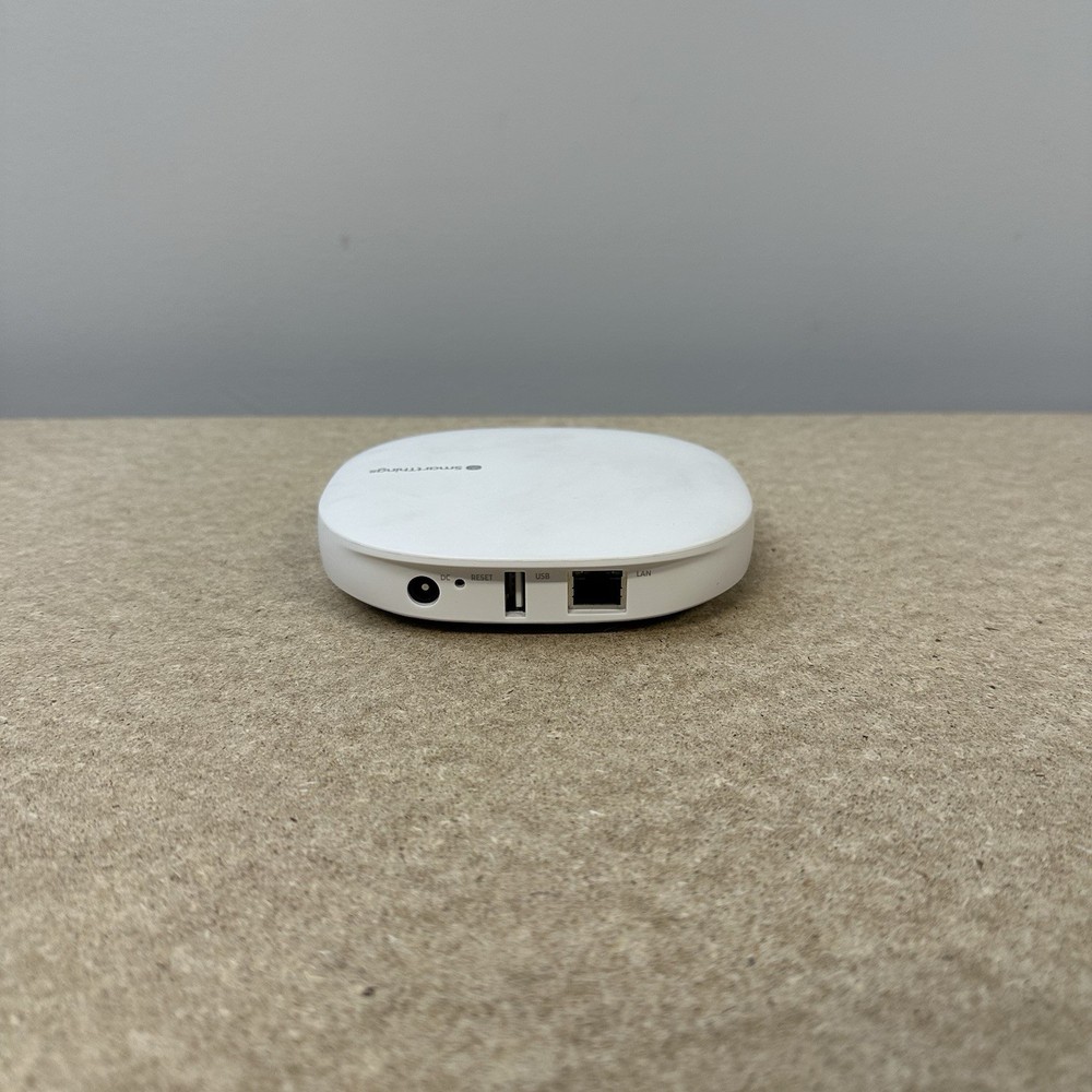 Samsung SmartThings Hub IM6001-V3P01 - Zigbee Compatible Smart Home Device