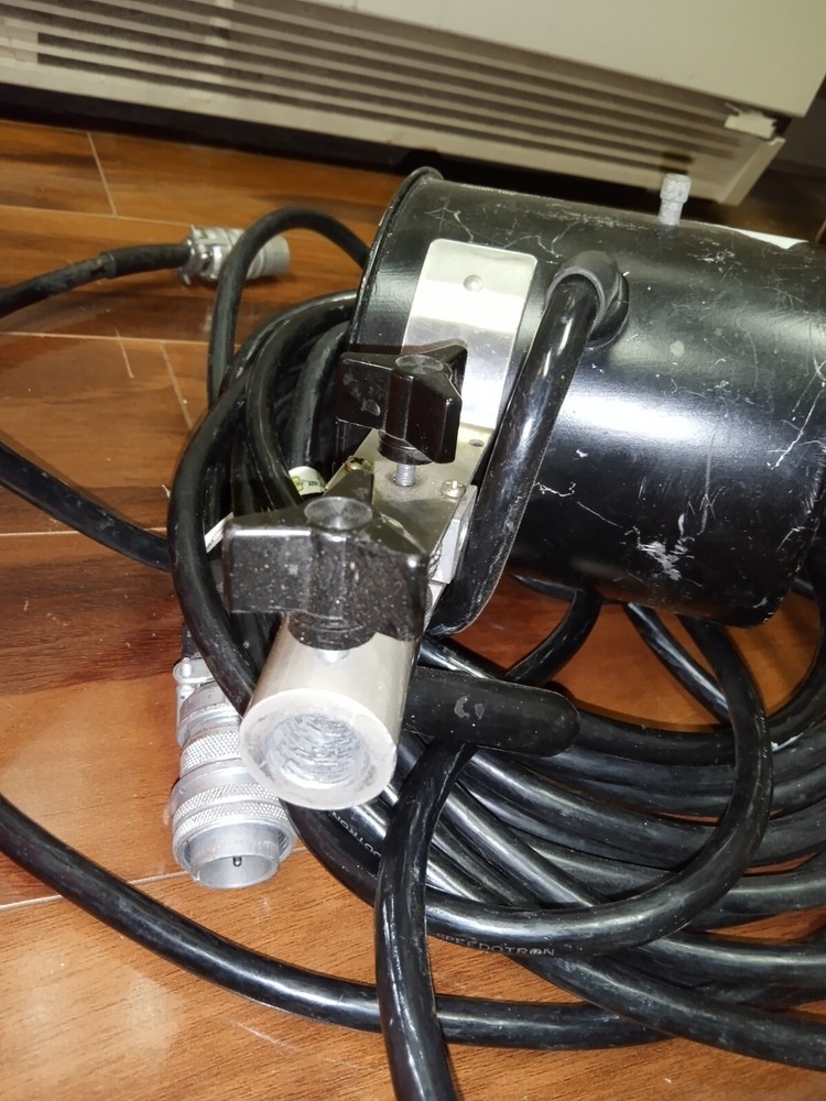 Speedotron 102 Blackline Studio Strobe Flash Head Fair No bulb Needs Lamp Socket