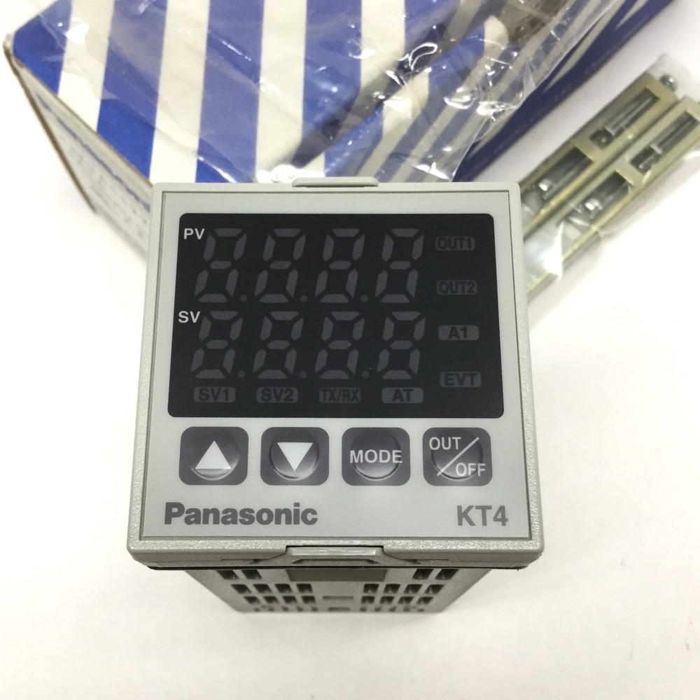 Panasonic AKT4112200 KT4 Process Temperature Controller 100-240VAC, 12VDC Output