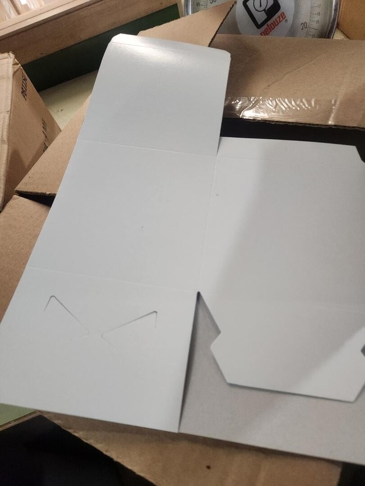 GIFT BOXES 5" X 5" X 5" -WHITE GLOSS