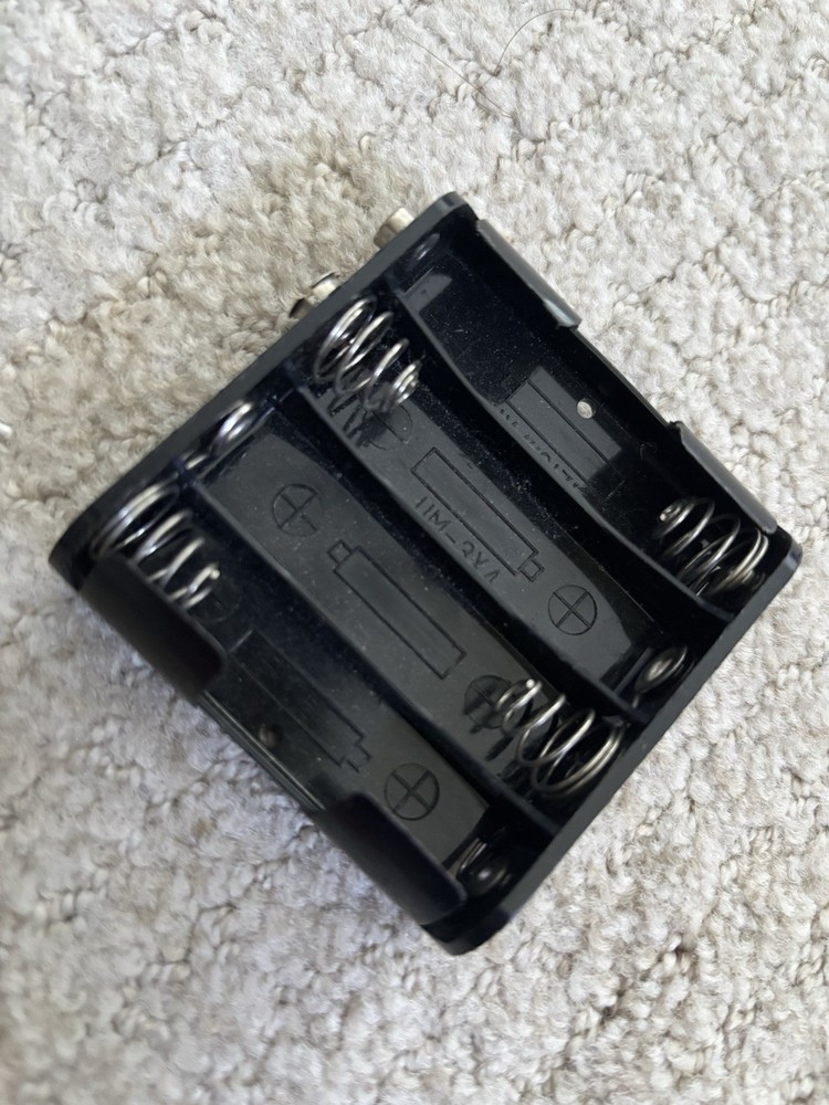 Four AA Battery Holder DIY Projects With 9V Connector Output