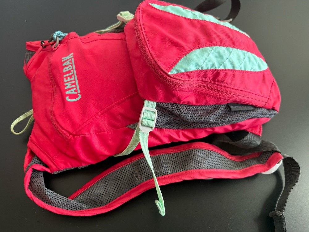 CamelBak Kids Mini M.U.L.E. Hydration Backpack 50oz Hot Pink Adjustable