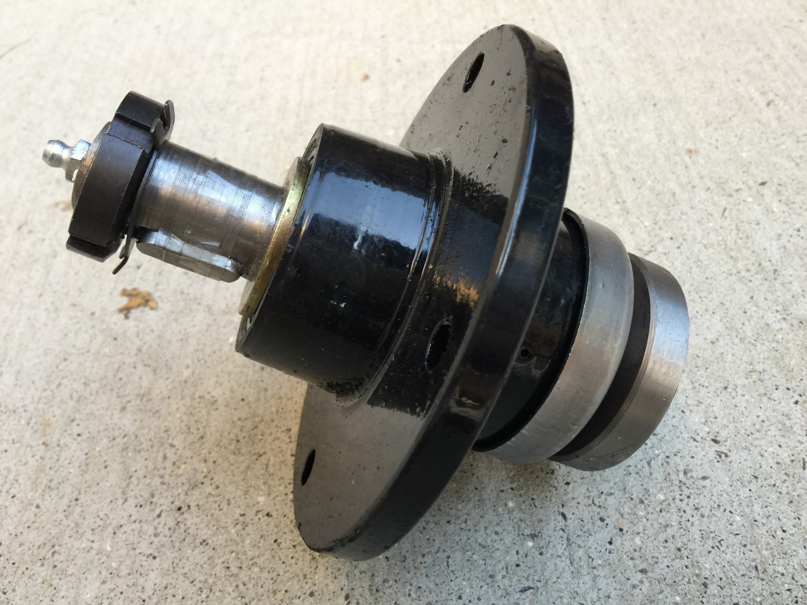 Finish mower Spindle, Servis Rhino Breeze, code 00775017 (01-252)