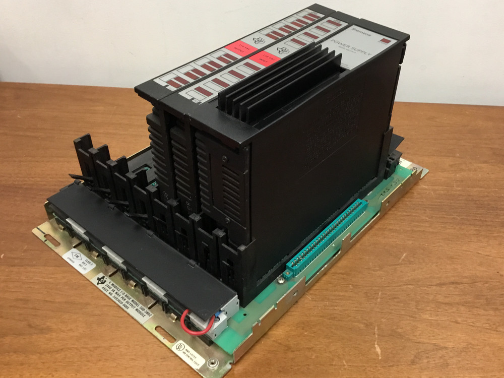 Texas Instruments - Model 500-5892 - 6 Module I/O Base