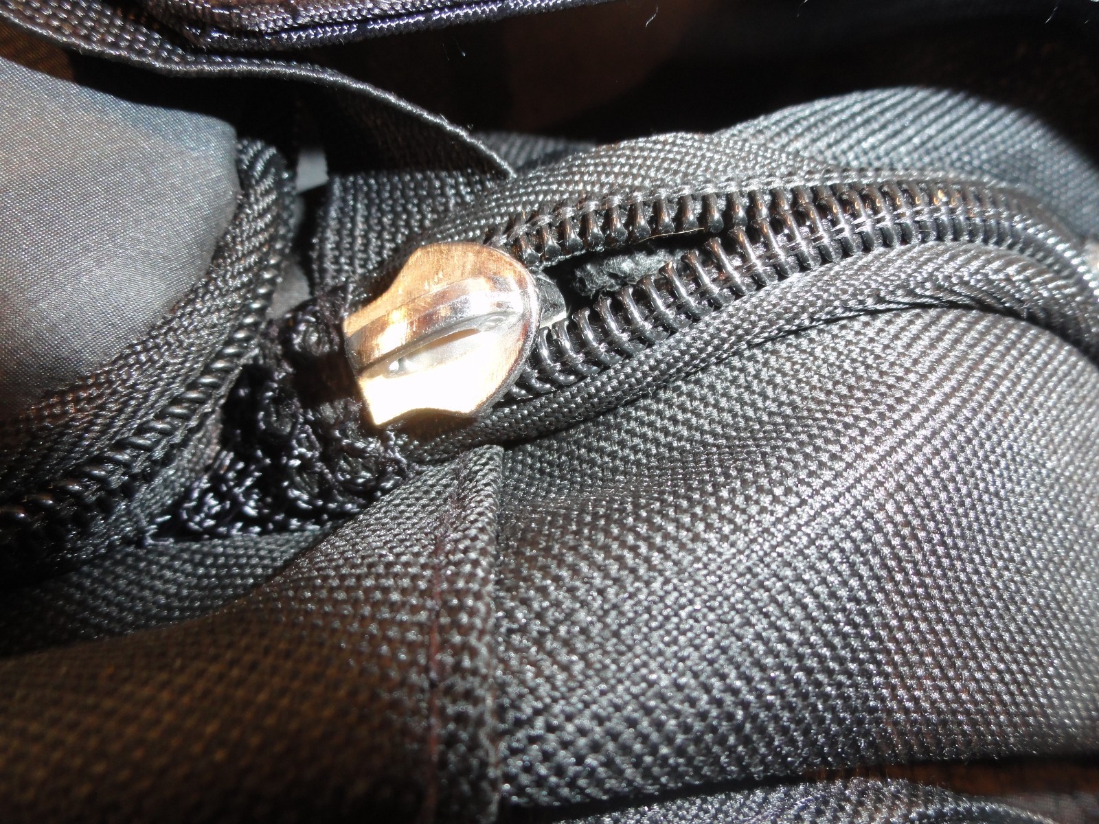 EASTON WALKOFF ELITE BASEBALL SOFTBALL HEAVY DUTY HELMET BLACK BAG BACKPACK