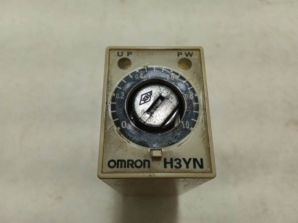 Omron H3YN-2 Timer (E3A1)