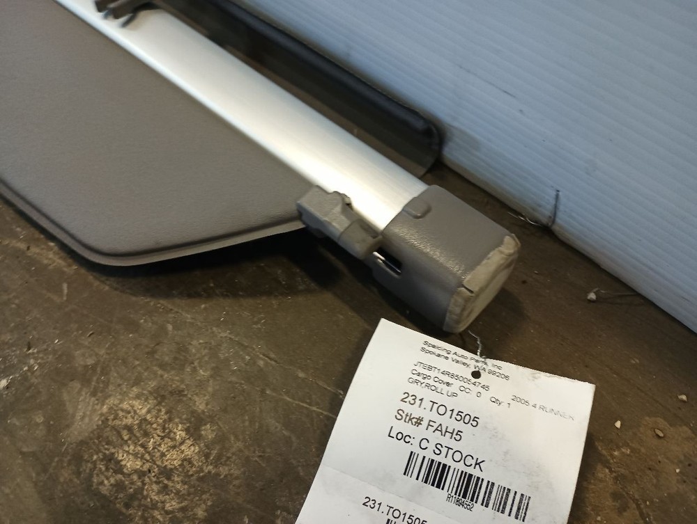 2005 4 RUNNER Cargo Cover Roll Up Style (11894552