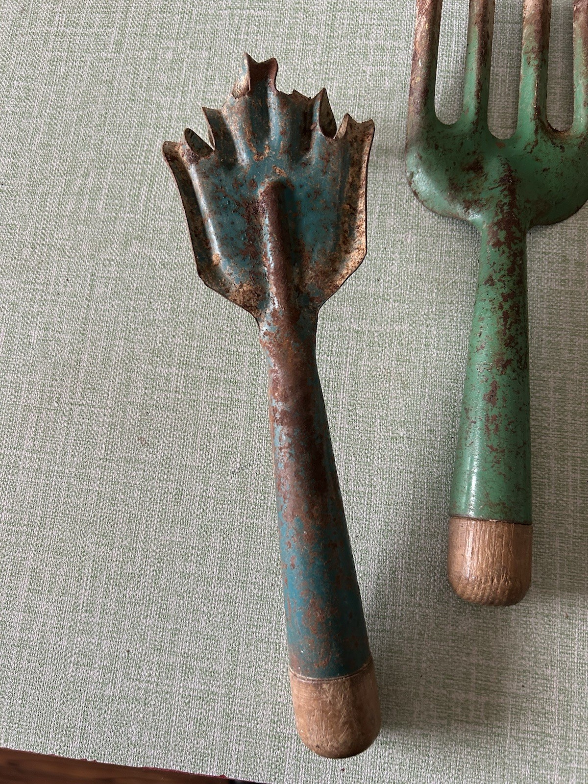 Lot of 3 Vintage Metal Hand Garden Tools Primitive Decor