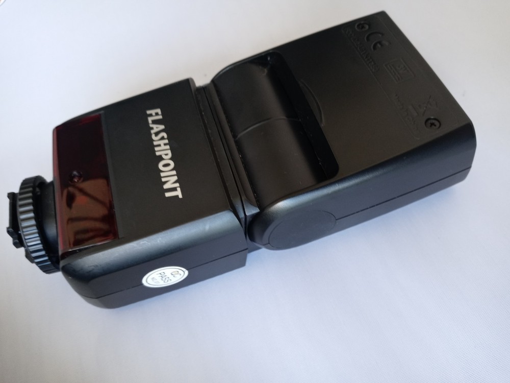 Flashpoint Zoom Mini R2 Camera Flash Black with case