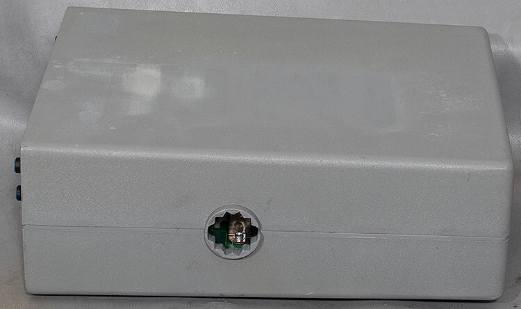 Huntron Tracker 2000 Pulse Generator/Signal Tracer/PCB & Component Checker 2000B