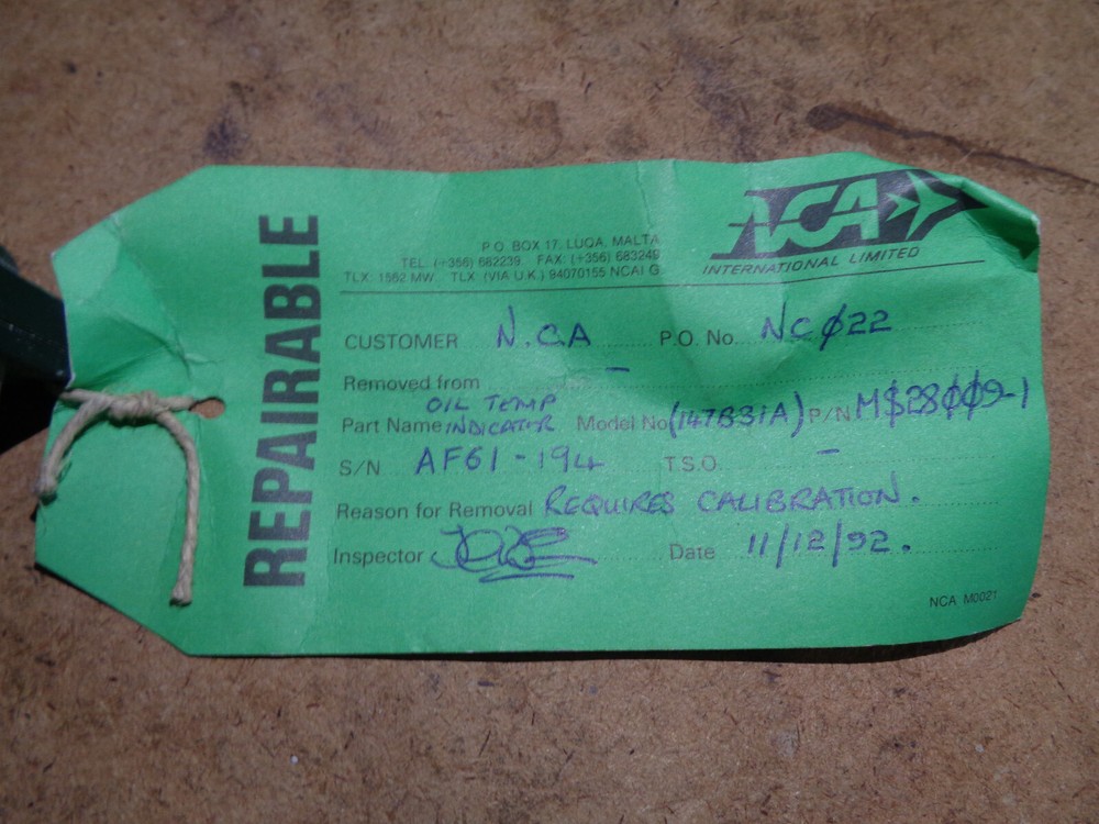 LEWIS AIRCRAFT TEMPERATURE INDICATOR 147B31A / MS28009-1