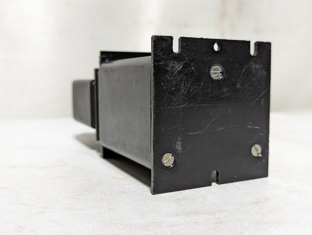 Industrial Solid State Controls FX8614 1014-1K2B, range .5-100sec