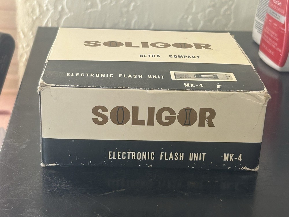 SOLIGOR Electronic Flash Unit MK-4 AC Terminal/Cable Reflector Open Flash Button