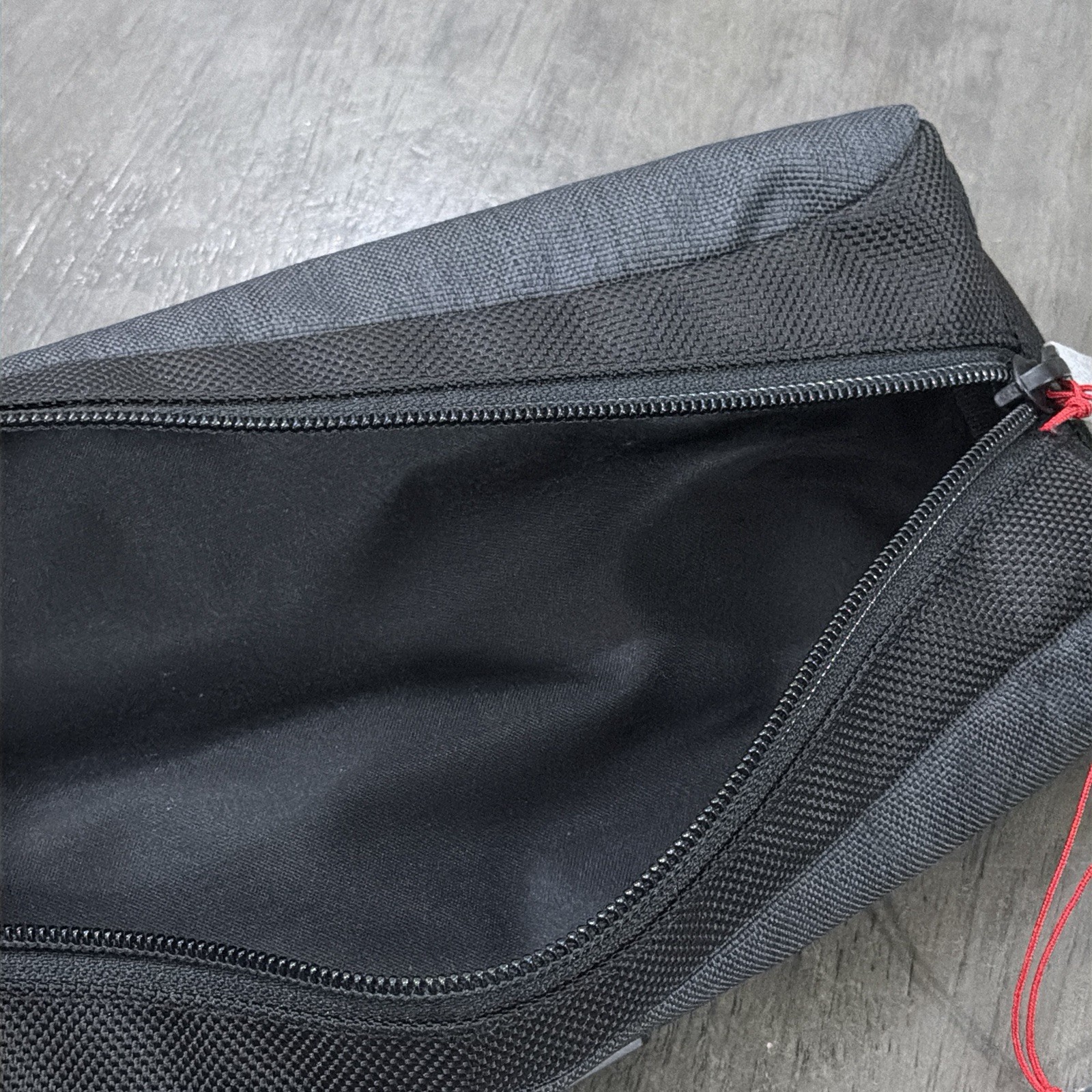 Tumi Travel Accessory Zipper Cord Pouch Bag Charcoal Gray Black NWT