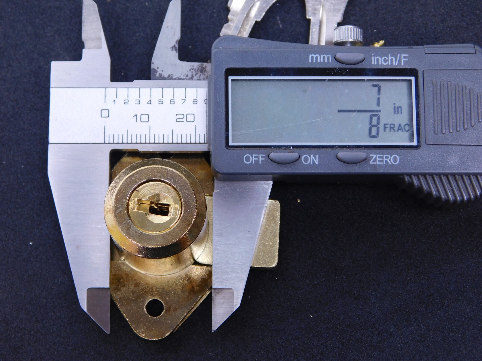 DESK OFFICE DRAWER CABINET LOCK BRASS 7/8"DIA x7/8"L Cylinder Keyed Different HN