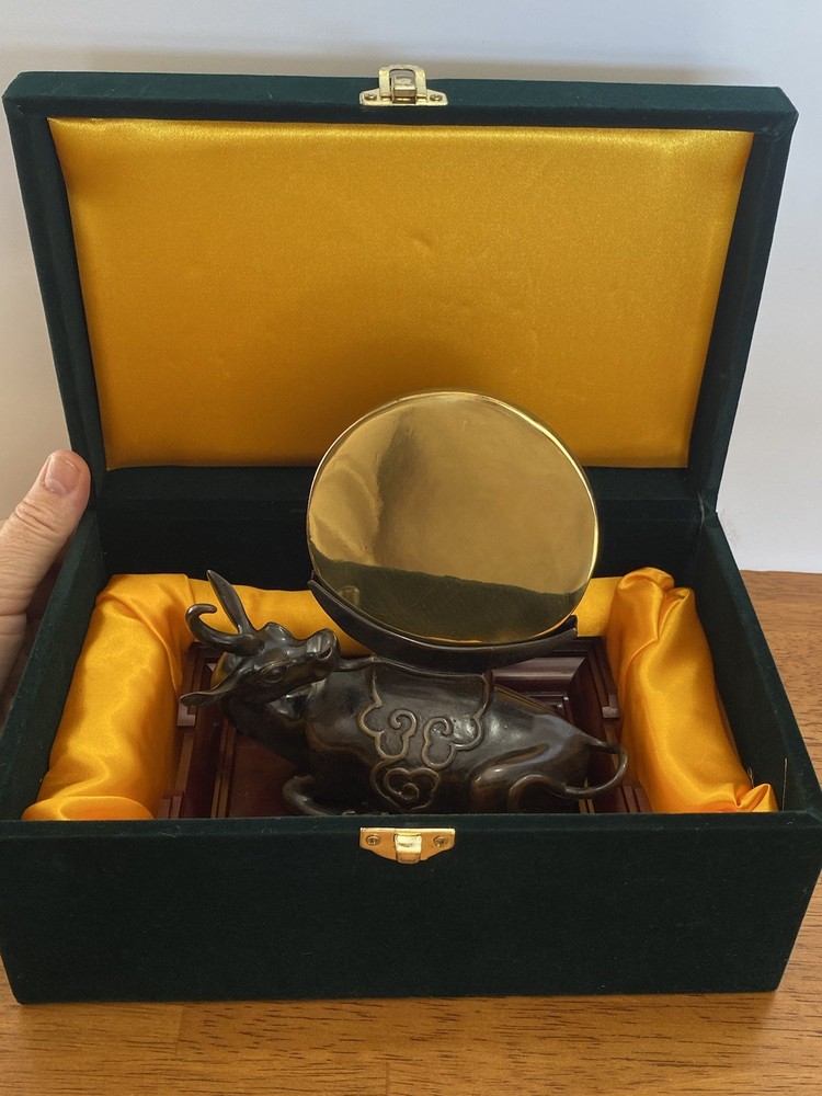 Chinese Ross mirror stand with mirror