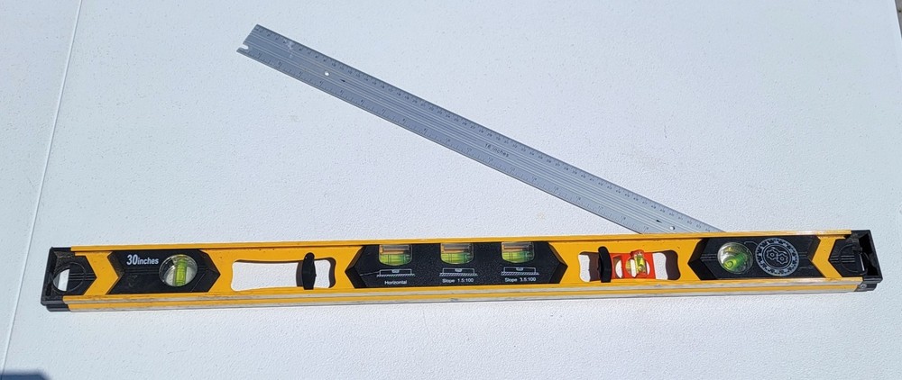 30" CEN-TECH Angle Ruler Protractor Spirit Level Scaffolding Builder Level-