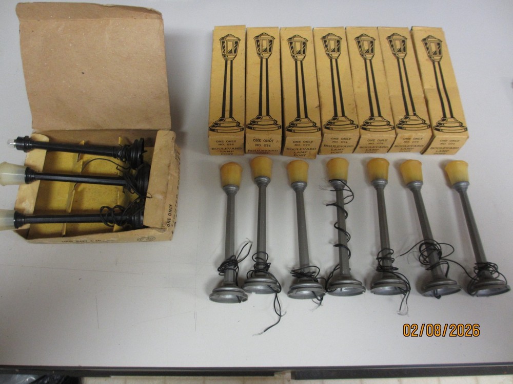 Marx 7 ea. 074 Boulevard Lamp Post + 073/3 set
