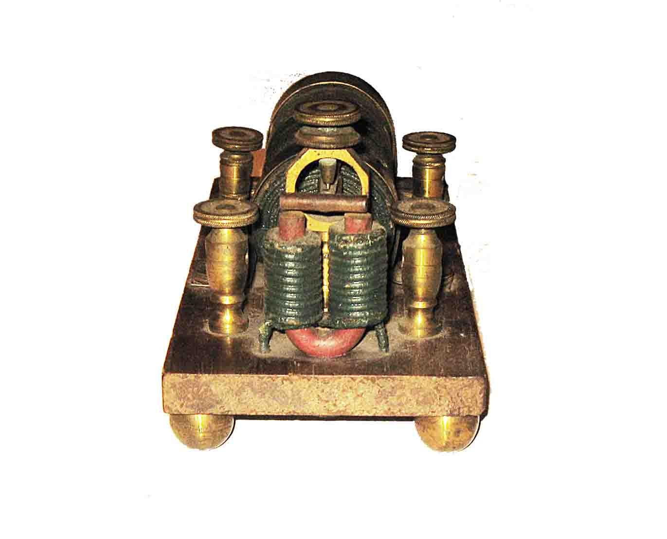 RARE c1845 DANIEL DAVIS Jr Boston QUACK MEDICAL ELECTRICAL COIL /BRASS BALL FEET