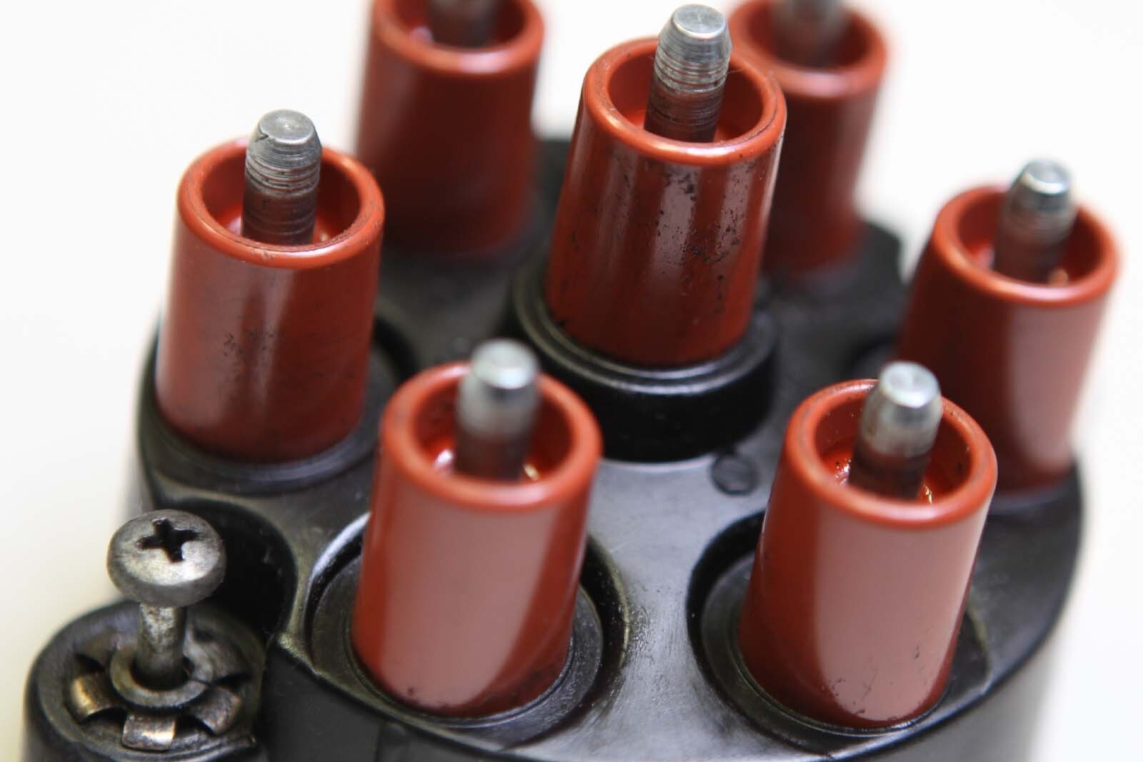 BOSCH Porsche 911 964 993 Distributor Cap OEM 930.602.919.01 - 1 235 522 412 I8