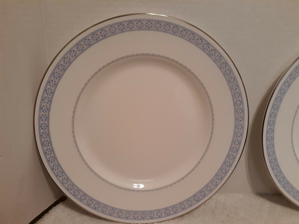 Royal Worcester Chelsea 2 Dinner Plates
