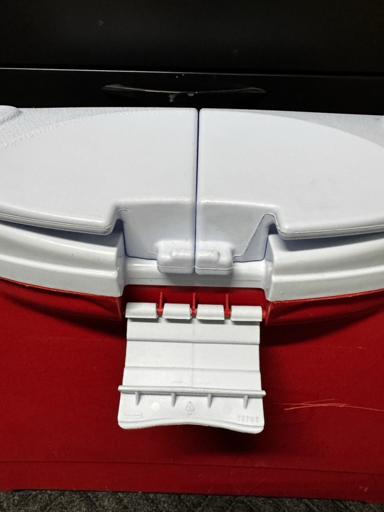 Rubbermaid Slim Cooler Red White Double Lid with Shoulder Strap
