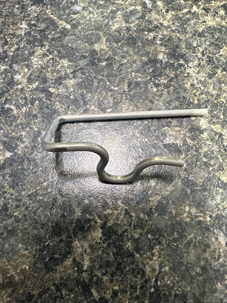 Hopper Spinner Clip 667747. Red