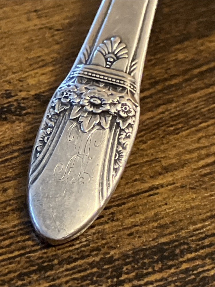 Vintage Rogers Bros. “First Love”Children’s Spoon & Fork Set Silverplate 4” Long