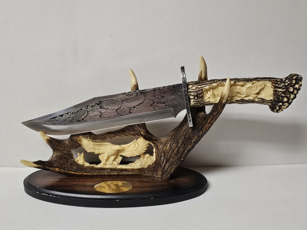 Eagle Decorative Dagger with Matching Eagle & Antler Display Stand