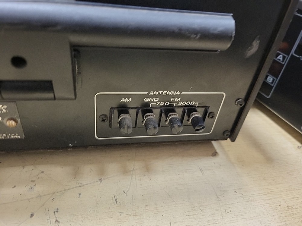 MARANTZ 2020L Stereo Tuner - Working
