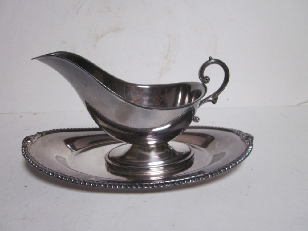 VINTAGE FB ROGERS SILVER & COPPER UNDER BASE PLATE & MARRIED GRAVY BOAT