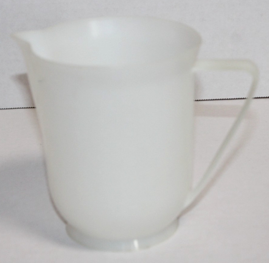 Vintage Sheer 2 Cup Action Ind Measuring Cup