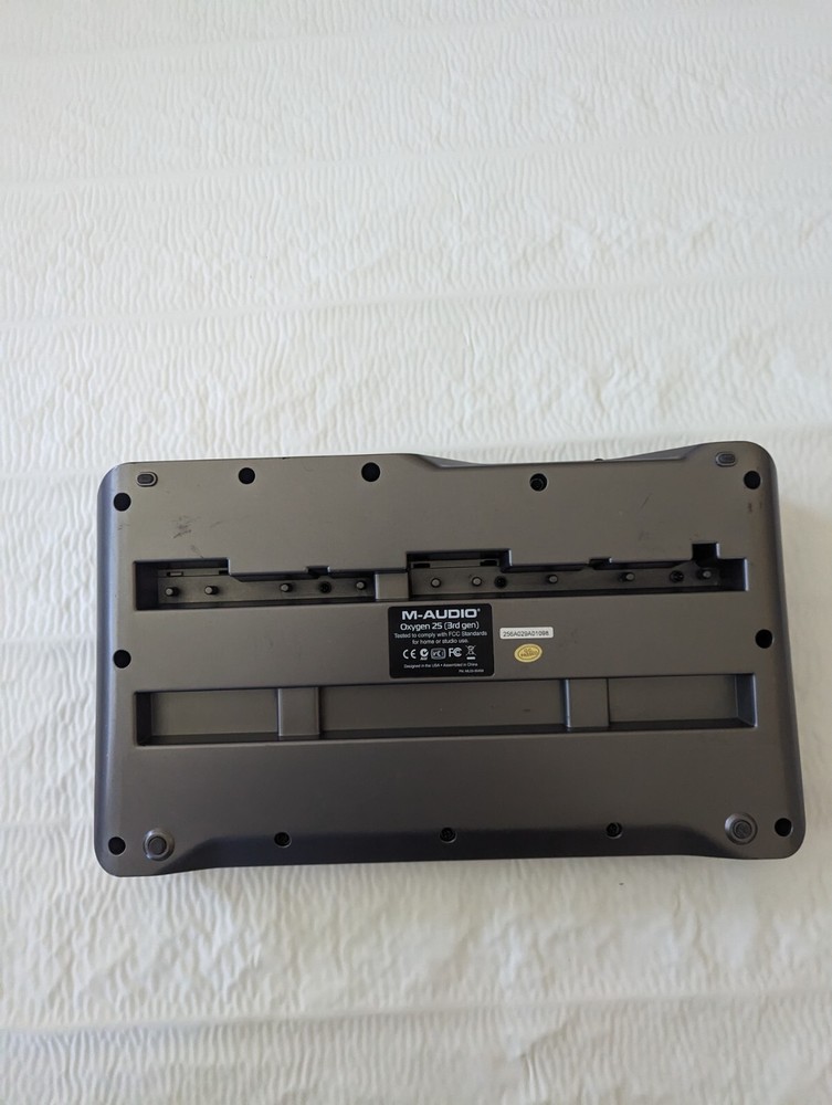 M-Audio OXYGEN25 USB MIDI Controller with Smart Controls Untested