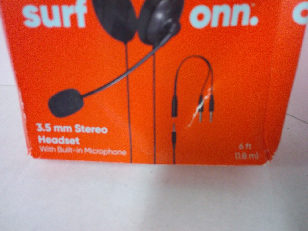 Surf onn 3.5mm Stereo Headset w/ Microphone Black 6Ft Cable