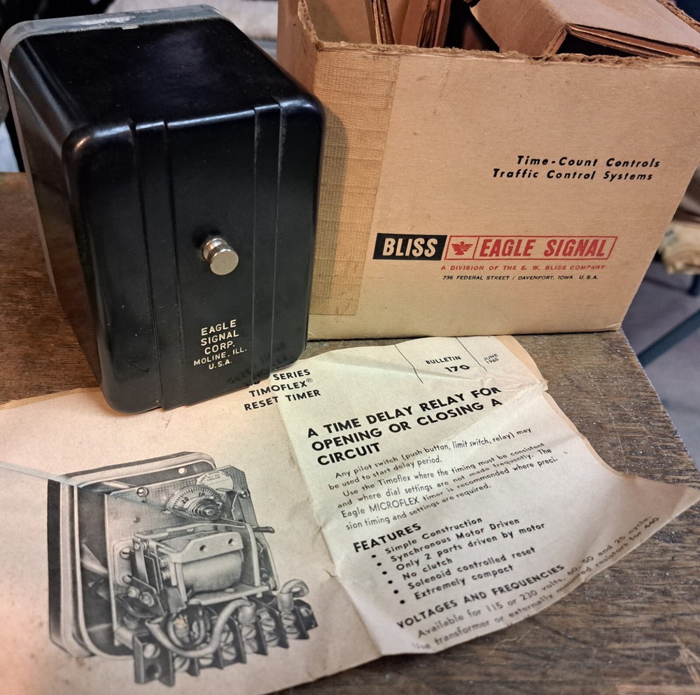 Eagle Signal, HD32A623 Timoflex Reset Timer, Industrial Timer, new (E67) NIB